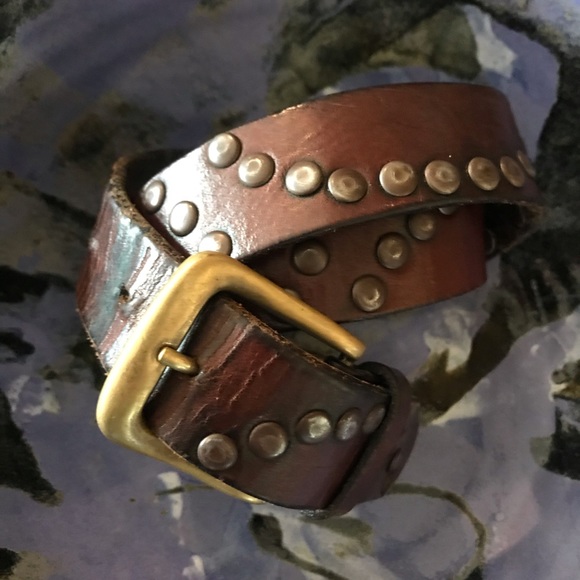 Accessories - GIFTED 🥳🥳Vintage Leather Studded Belt